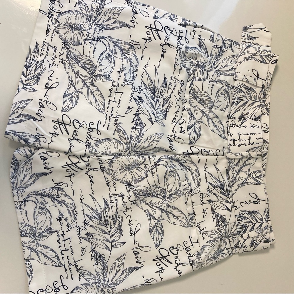 Belted High Waist Print Shorts - Picture 12 of 14